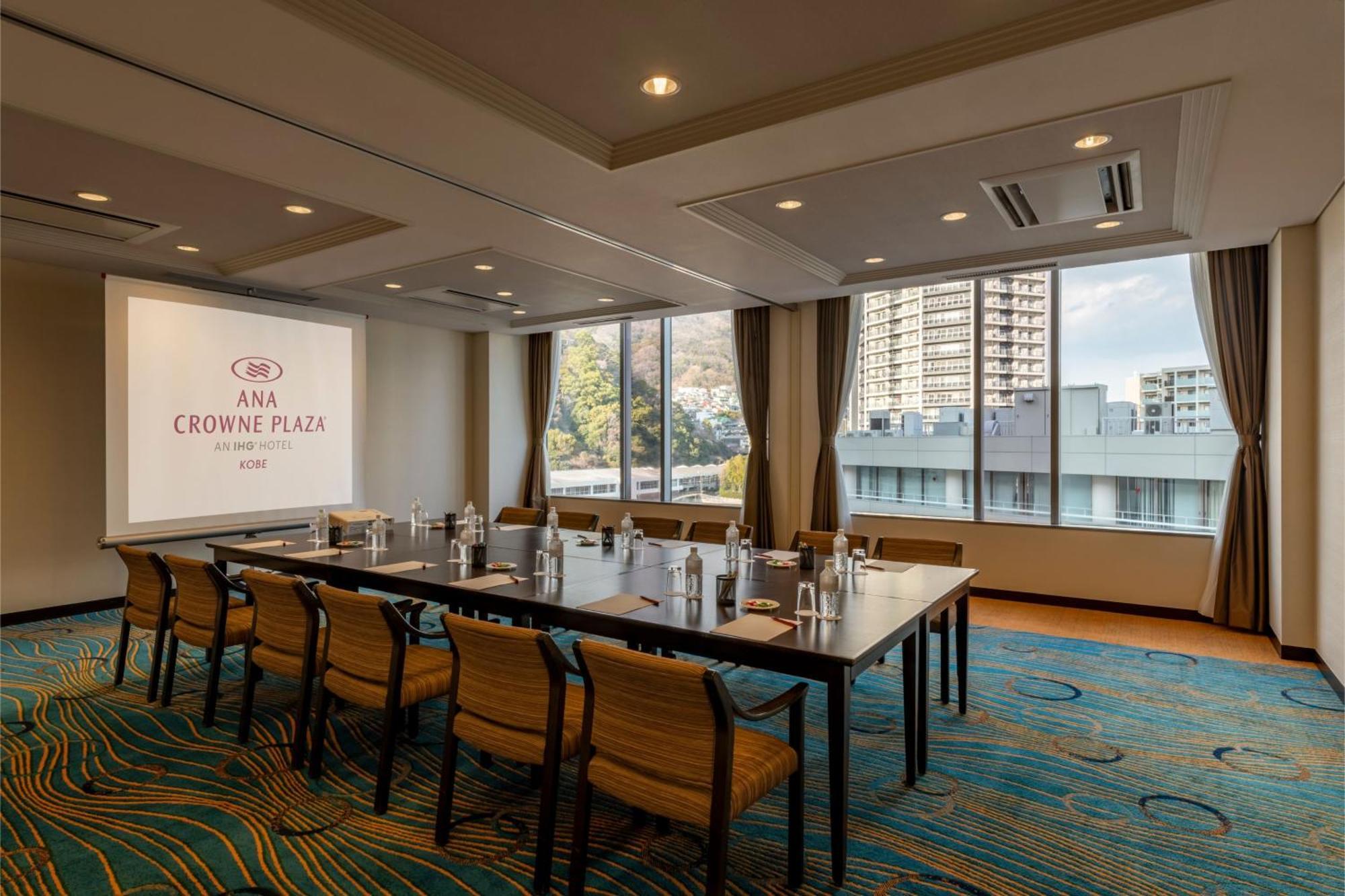Hotel Ana Crowne Plaza Kobe By Ihg Esterno foto Meeting room