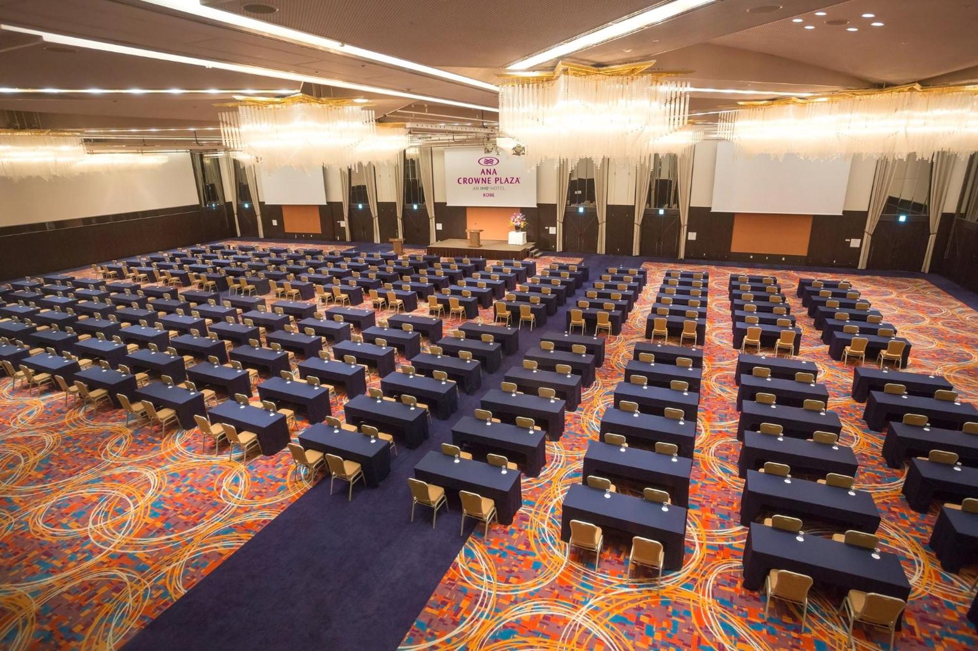 Hotel Ana Crowne Plaza Kobe By Ihg Esterno foto Convention Hall
