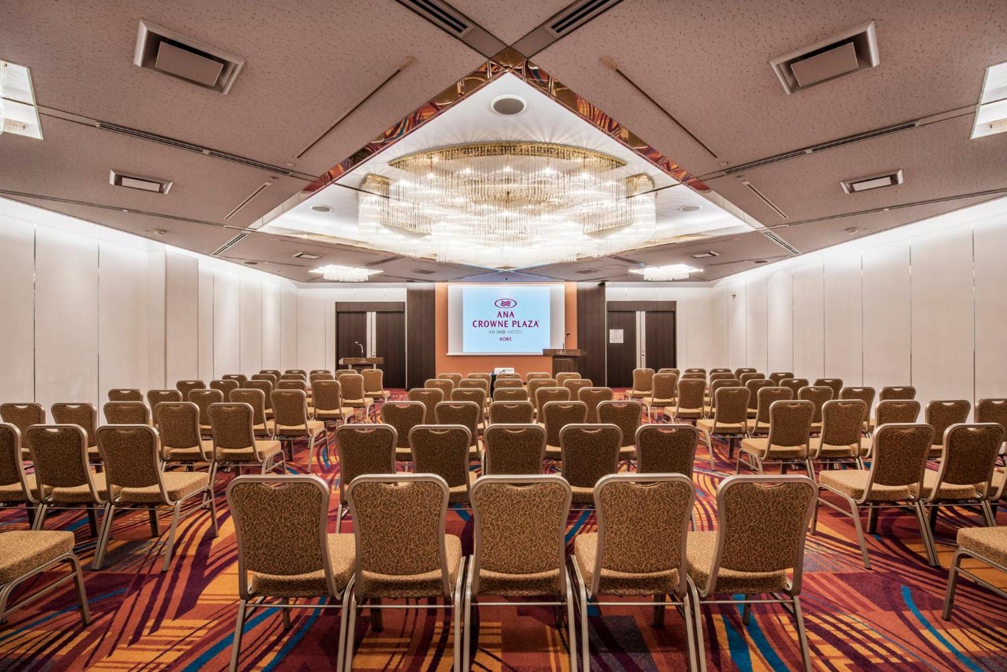 Hotel Ana Crowne Plaza Kobe By Ihg Esterno foto The ballroom